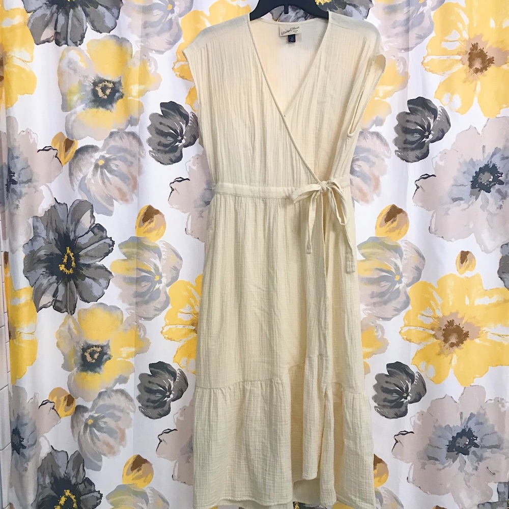 Universal Thread Cream Midi Wrap dress